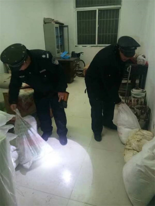 下雪 地下室入口撒工业盐